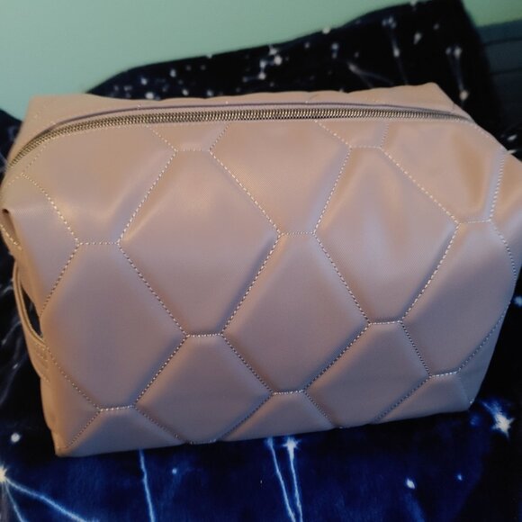 Bumper Satin Luxe VL Cosmetic Case 2 - Picture 5 of 9